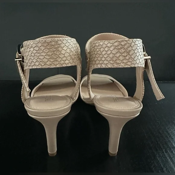 The Limited Beige Open-Toe Heels With a Gold Toned Ankle Strap - Picture 5 of 10